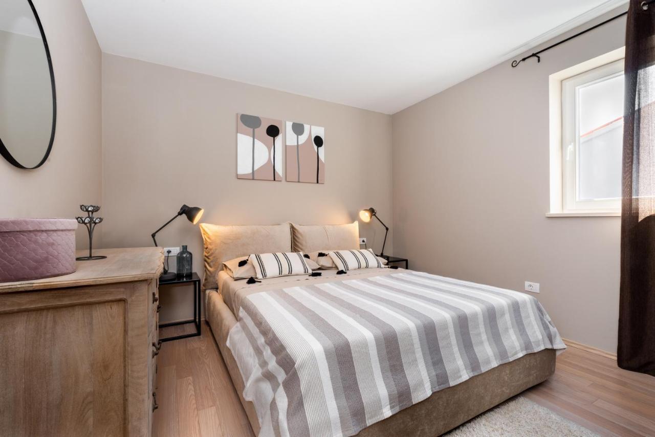 Apartment Cami -Stylish Apartment With A Beautiful Seaview Rabac Exterior photo